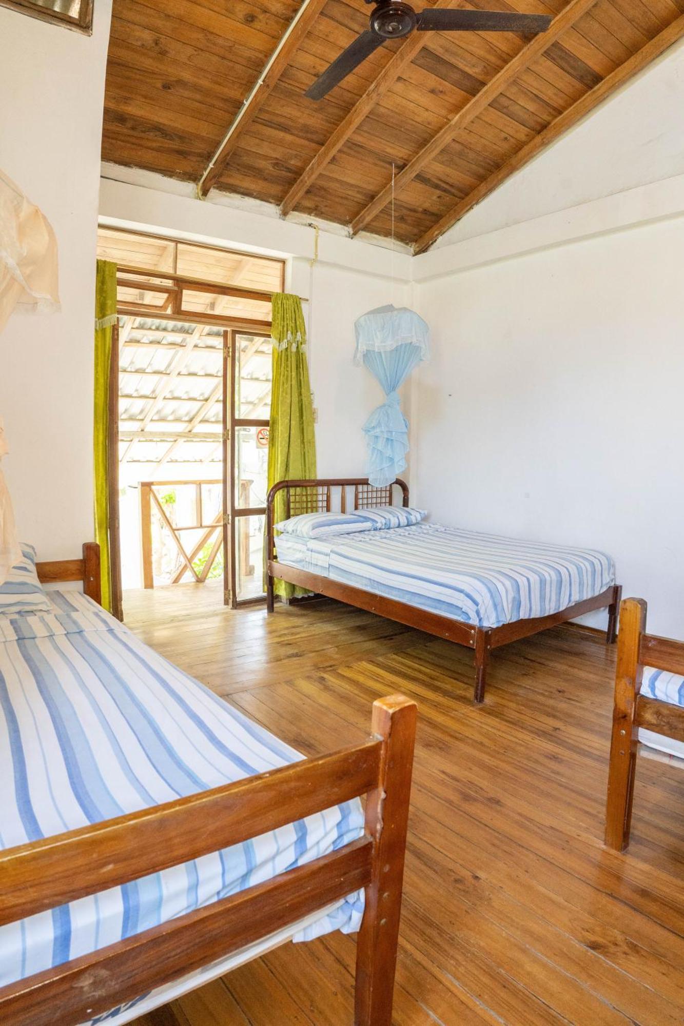 Bed And Breakfast Puerto Lopez Exterior photo
